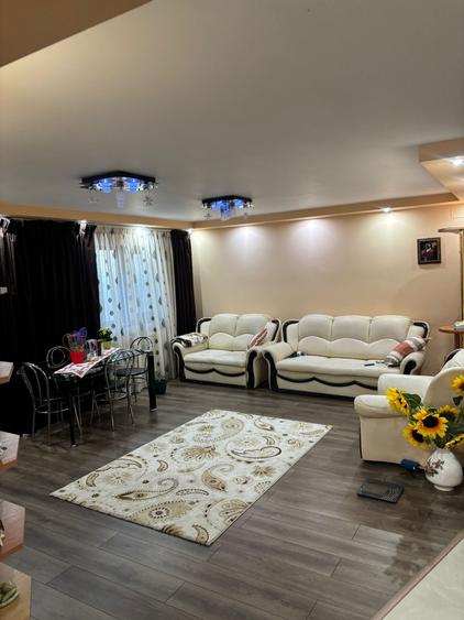 Casă cu 4 camere cu Garaj în Tărtășești