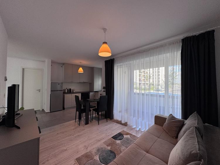 Apartament cu 2 camere decomandat, mobilat în Tractorul