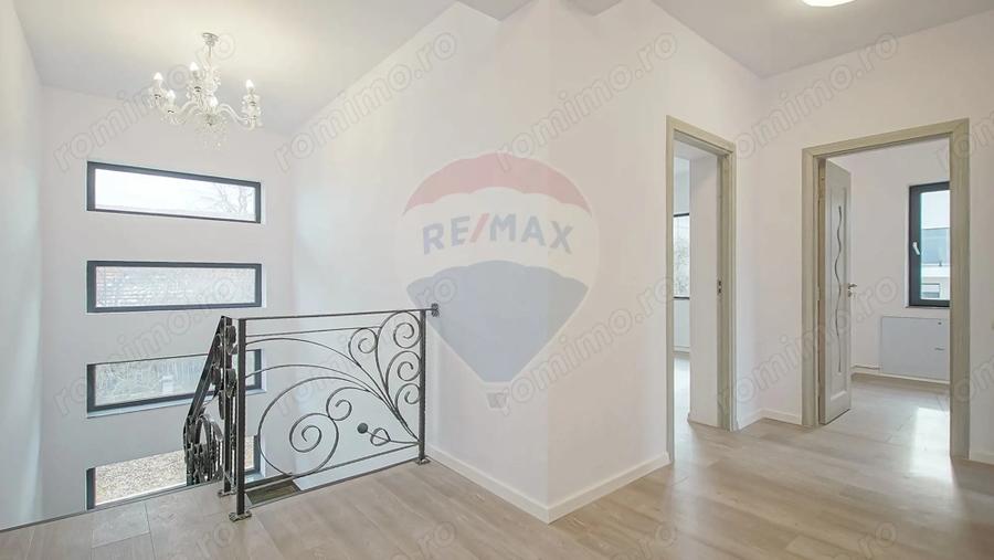Casă cu 5 camere cu Teren 400 Mp în Bunloc