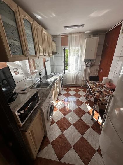 Apartament cu 3 camere nedecomandat în Central