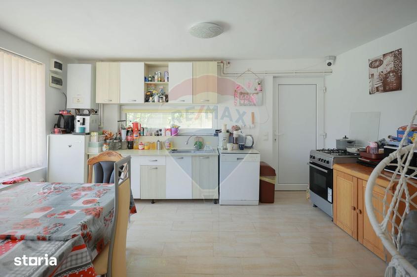 Casă cu 5 camere cu Teren 300 Mp în Sânmartin