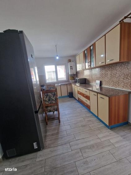 Casă cu 3 camere cu Teren 280 Mp în Bucovăț