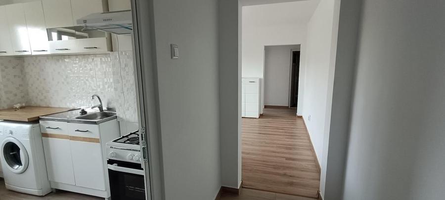 Apartament cu 3 camere semidecomandat, mobilat în Nord