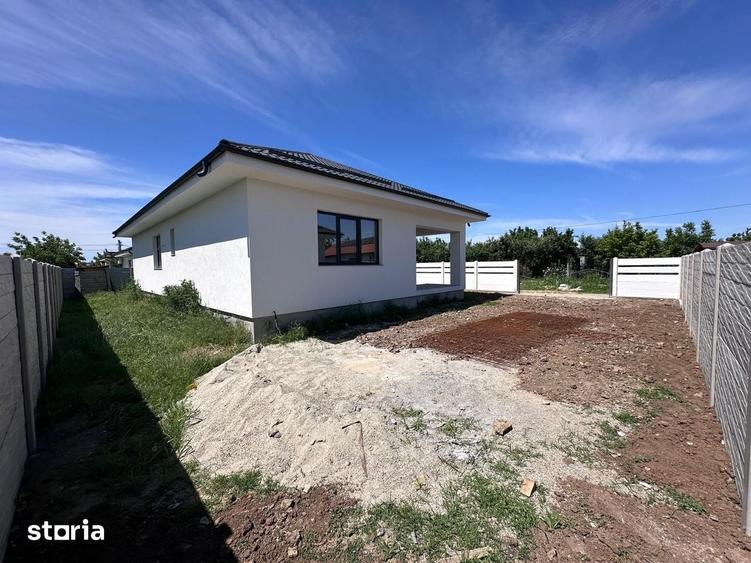 Casă cu 4 camere cu Teren 400 Mp în Domnești