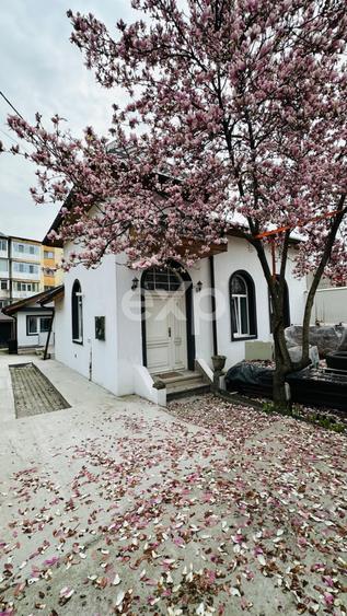 Casă individuală cu 6 camere cu Canalizare în Suseni