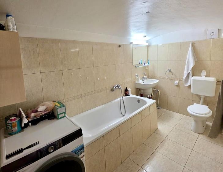 Apartament cu 2 camere semidecomandat, mobilat în Central