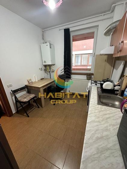 Garsonieră decomandată în Vest