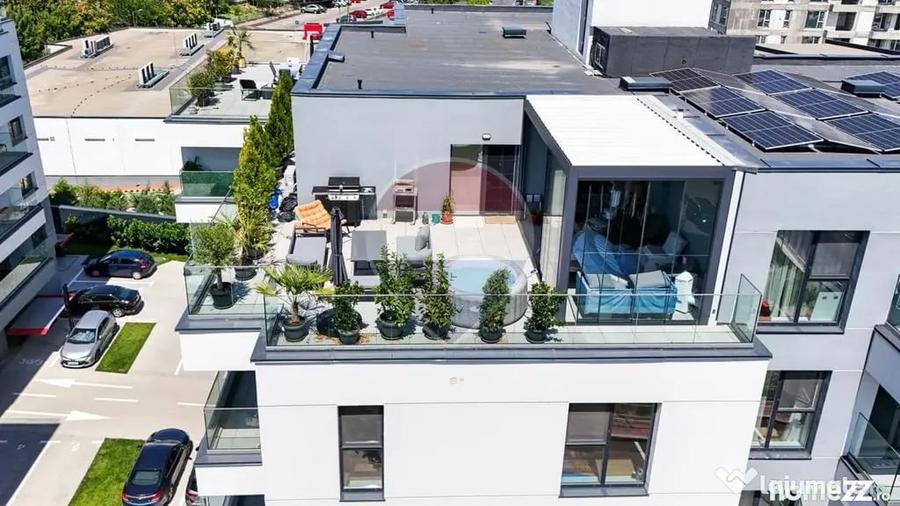 Apartament cu 3 camere decomandat în Fizicienilor