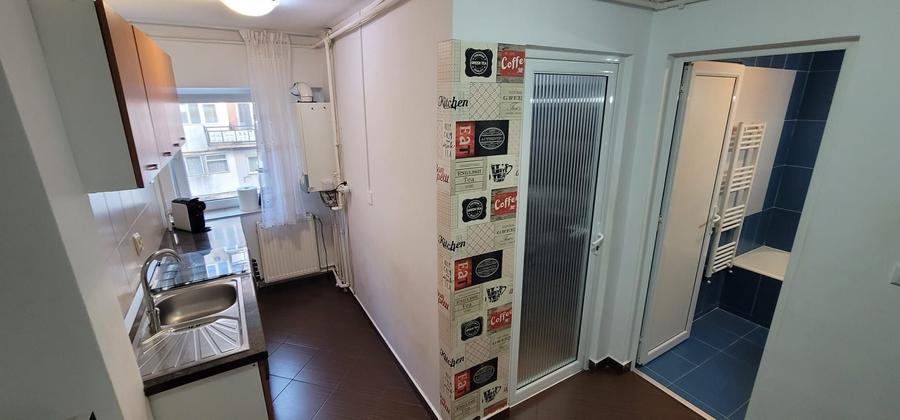 Garsonieră decomandată în Central