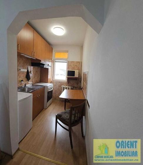 Apartament cu 2 camere semidecomandat în Tomis III