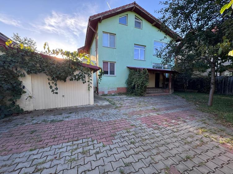 Casă individuală cu 5 camere cu Canalizare în Tractorul