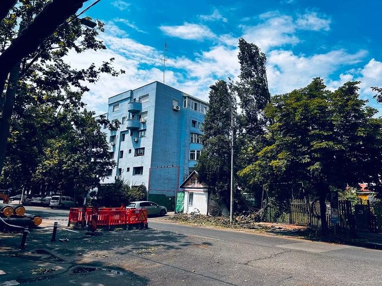 Apartament cu 3 camere semidecomandat în Unirii