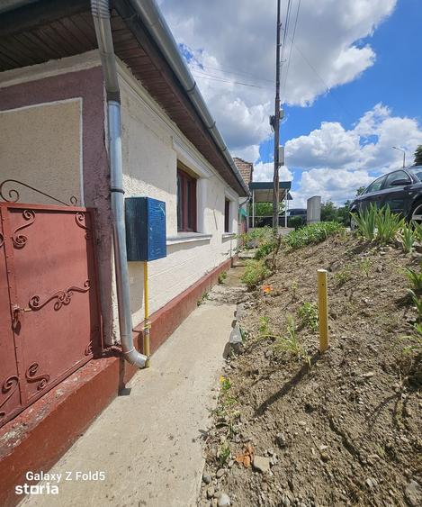 Casă cu 4 camere decomandat cu Teren 500 Mp în Sânmartin