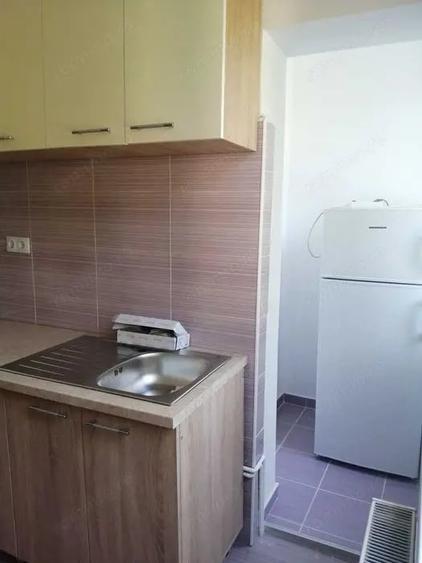 Apartament cu 2 camere decomandat în Cornișa