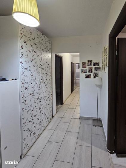 Apartament cu 3 camere decomandat în Berceni