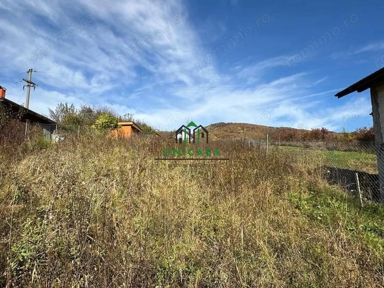 Teren de 1020 mp, în Vlădești