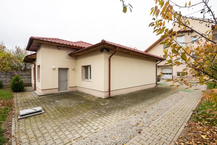 Casă individuală cu 7 camere cu Garaj în Săftica