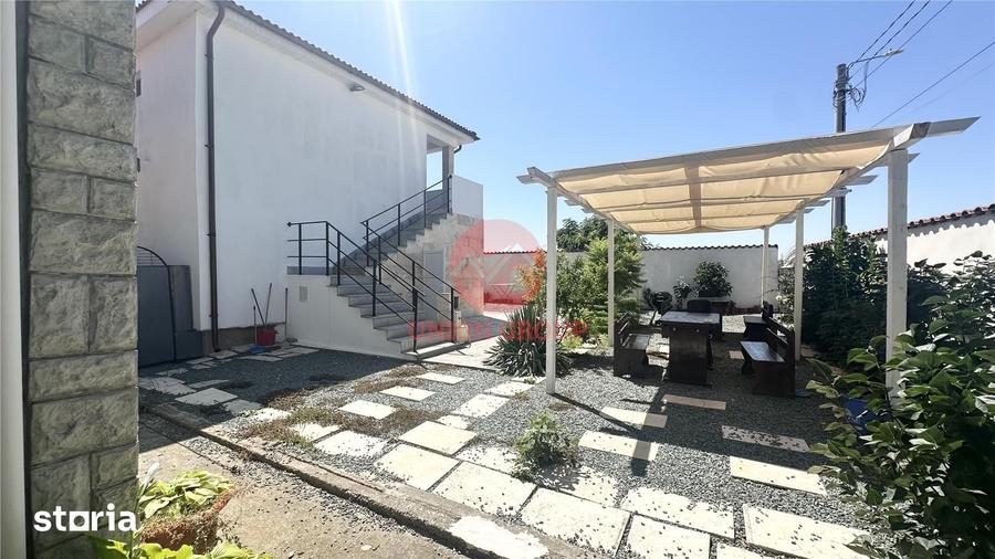 Spațiu comercial, de 200 mp, în Limanu