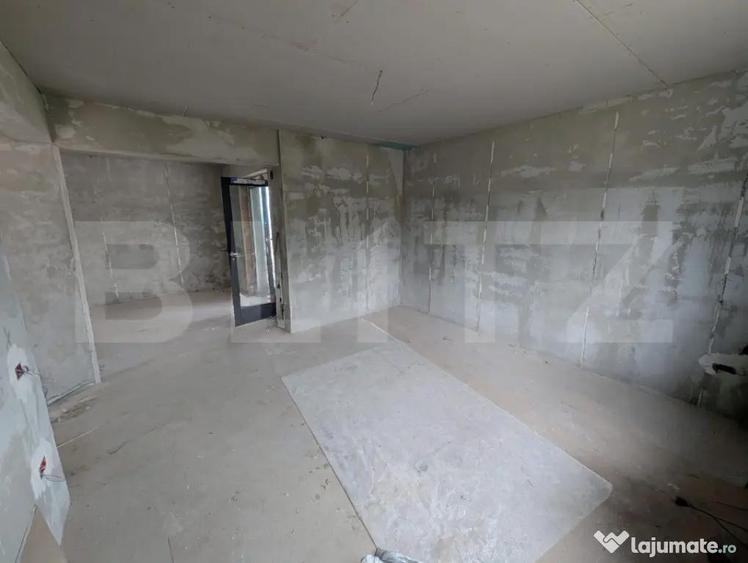 Casă cu 4 camere cu Teren 500 Mp în Păun