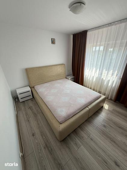 Apartament cu 3 camere decomandat în Craiovița Nouă