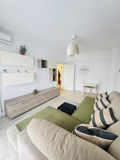 Apartament cu 2 camere decomandat în Politehnica