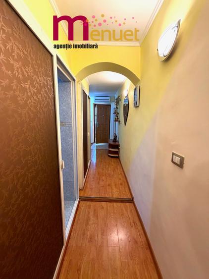 Casă cu 5 camere cu Teren 230 Mp în Păcii