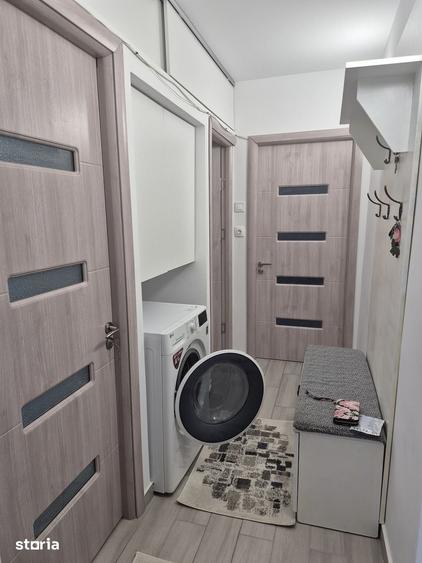 Apartament cu 3 camere decomandat în Exterior Vest
