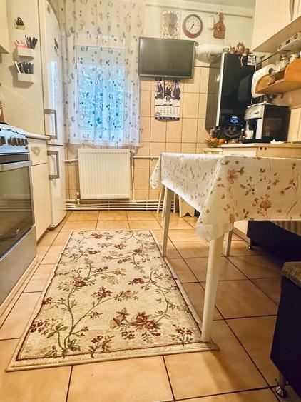 Apartament cu 4 camere decomandat, mobilat în Energia