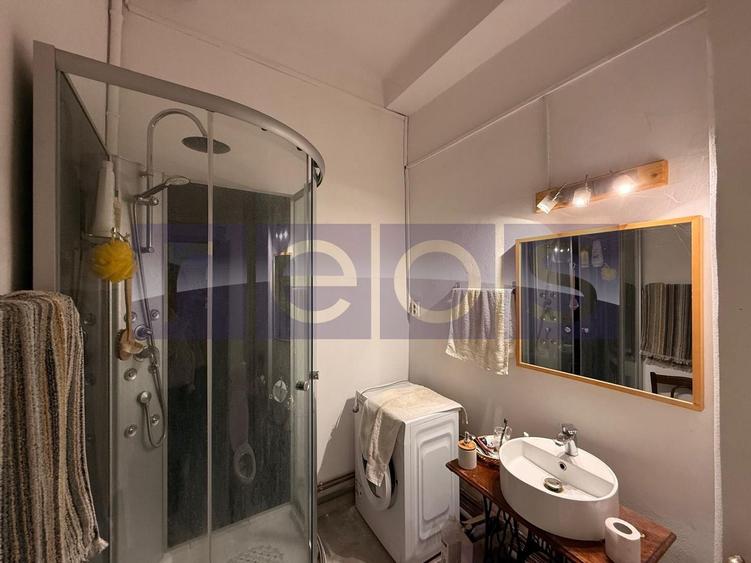 Casă individuală cu 6 camere cu Teren 300 Mp în Vitan