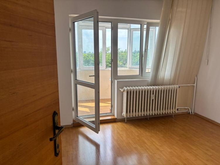 Apartament cu 2 camere decomandat în Aviației