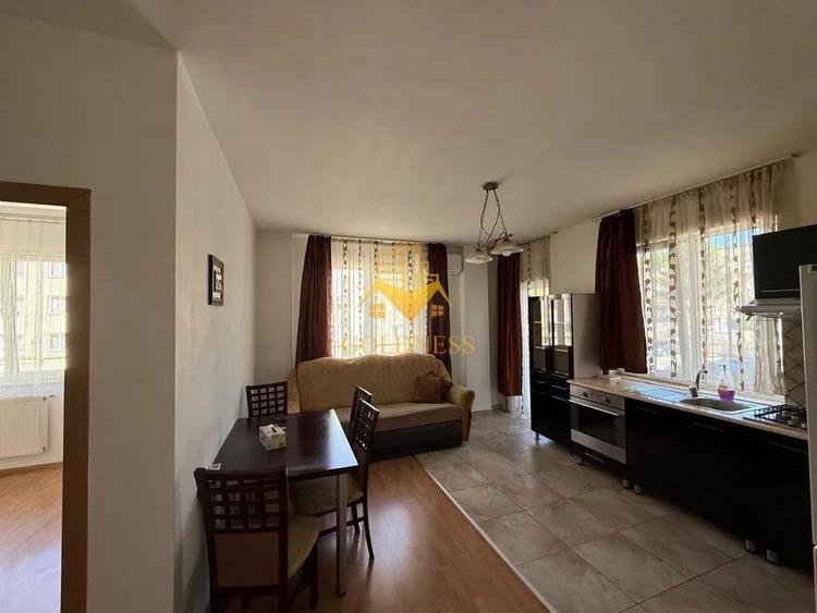 Apartament cu 3 camere semidecomandat, mobilat în Dâmbul Rotund