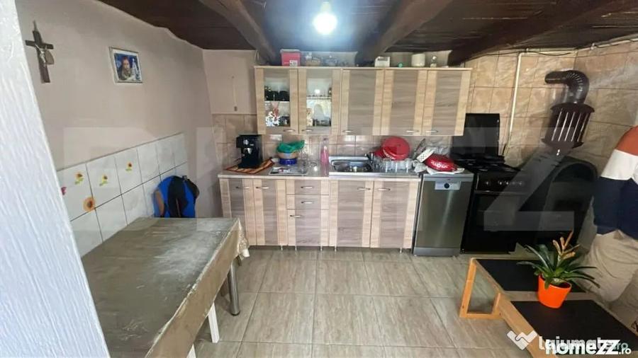 Casă cu 3 camere cu Teren 3000 Mp în Central