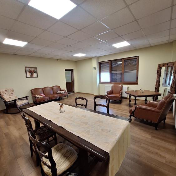 Spațiu comercial, de 200 mp, în Păulești