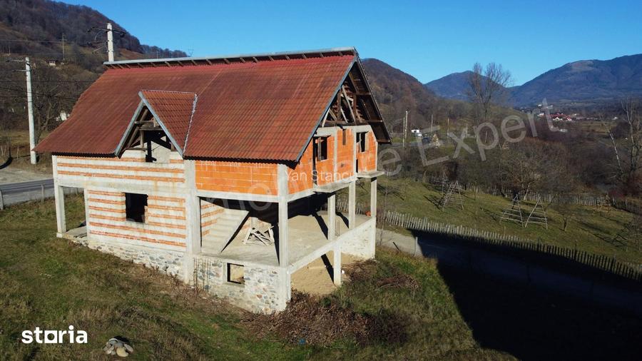 Casa de vanzare in comuna Corbeni, sat Oestii Ungureni, jude? Arge?.