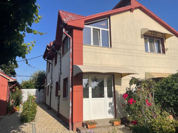 Casă cu 4 camere în Coteana