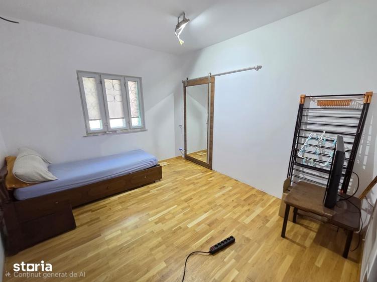 Casă cu 3 camere cu Teren 1330 Mp în Răzvad