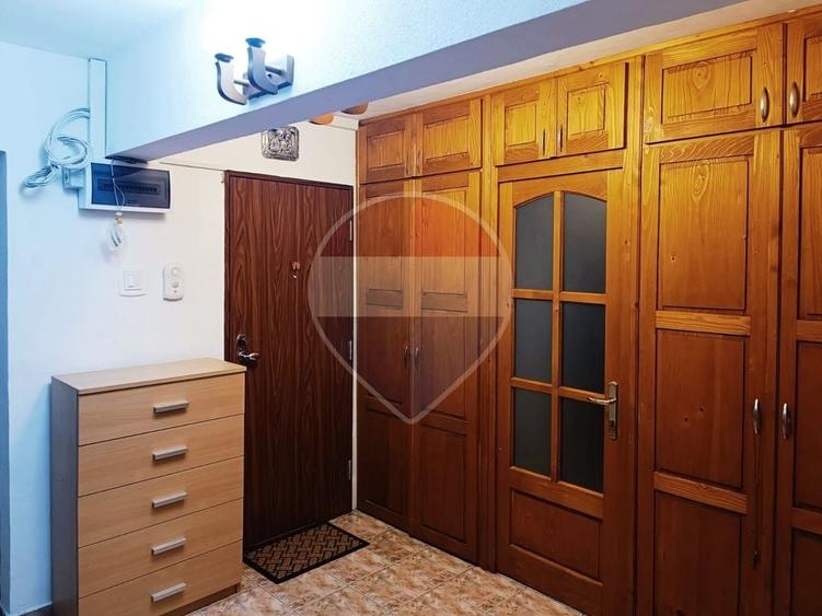 Apartament cu 4 camere decomandat în Nufărul