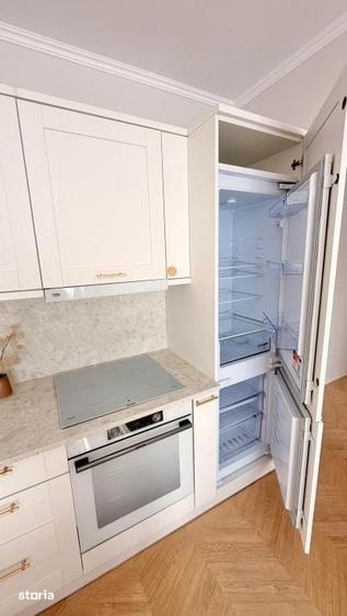 Apartament cu 3 camere semidecomandat în Florești