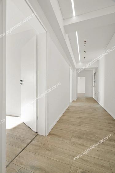 Apartament cu 3 camere decomandat în Sud