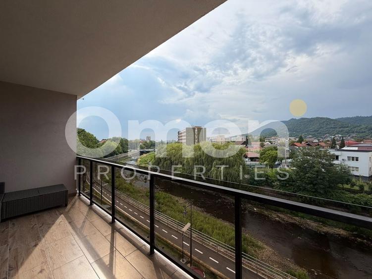 Apartament cu 2 camere semidecomandat, mobilat în Ultracentral