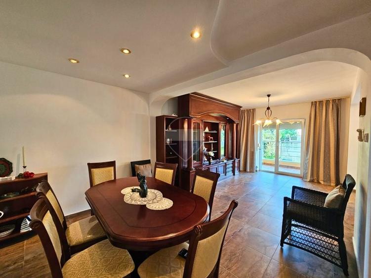 Duplex cu 7 camere cu Teren 386 Mp în Bănești