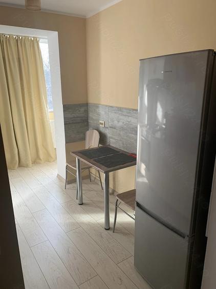 Apartament cu 3 camere semidecomandat în Faleză