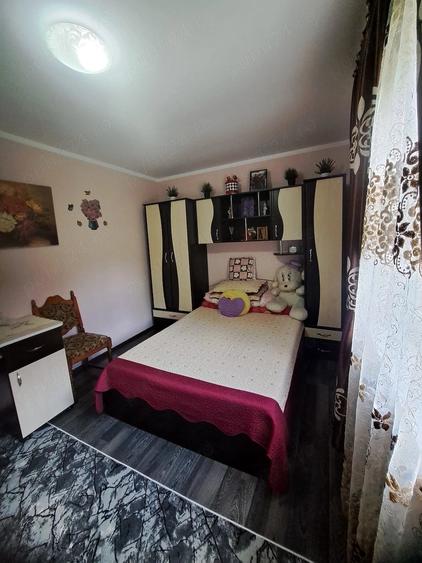 Casă cu 1 camere cu Teren 687 Mp în Vest