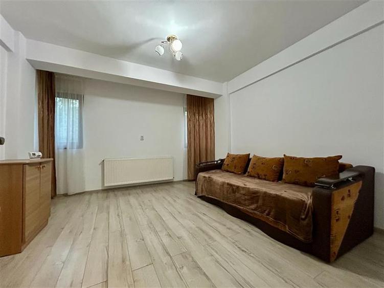Apartament cu 2 camere decomandat în Aeroport