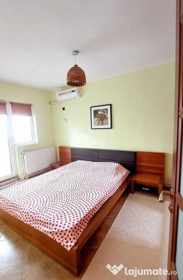 Apartament cu 3 camere decomandat în Micro 17
