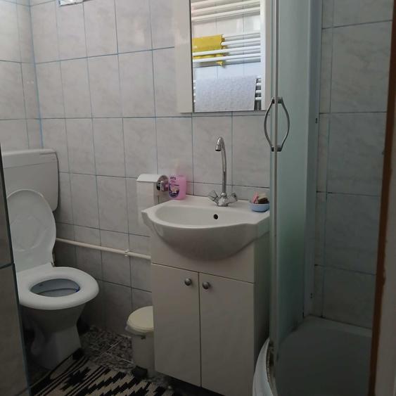 Apartament cu 3 camere decomandat în Zamora