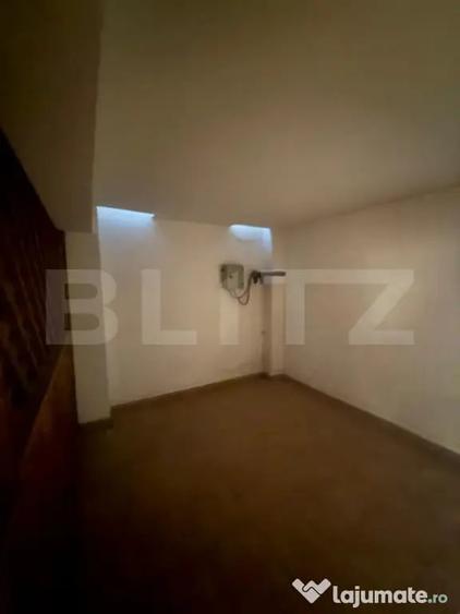 Casă cu 6 camere cu Teren 250 Mp în Bereasca
