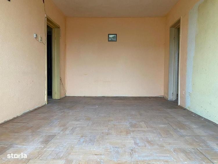 Apartament cu 3 camere în Micro 6
