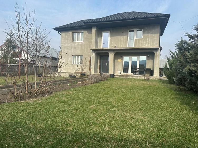 Casă cu 4 camere în Exterior Vest