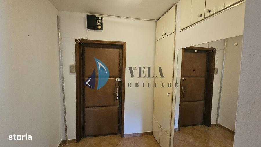 Apartament cu 3 camere decomandat în Cornișa